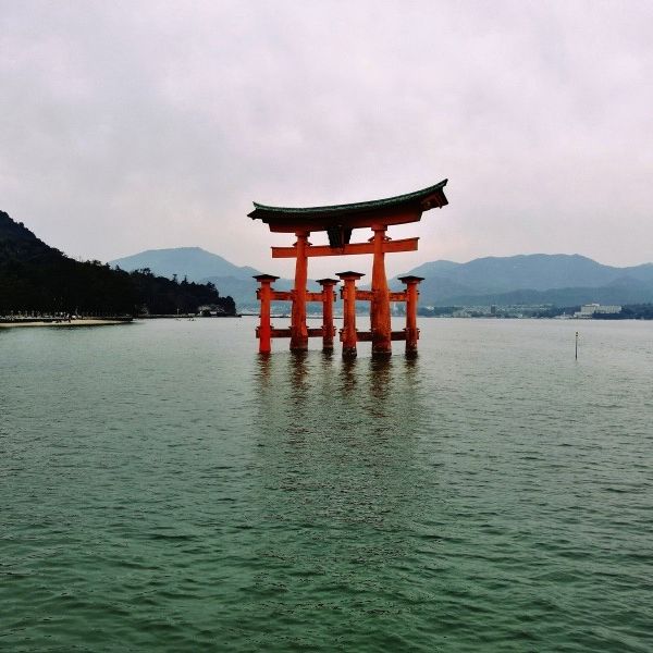 The floating torii gate at Miyajima Island